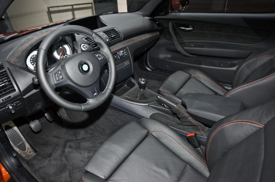  BMW 1-Series M Coupe 2012 года  (фото 18 из 39)